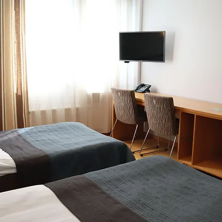 Hotel Health & 3*